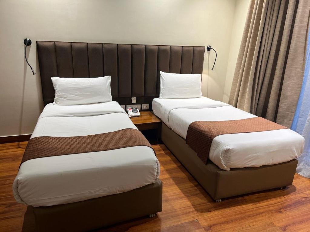 Superior Deluxe Twin Room with Balcony